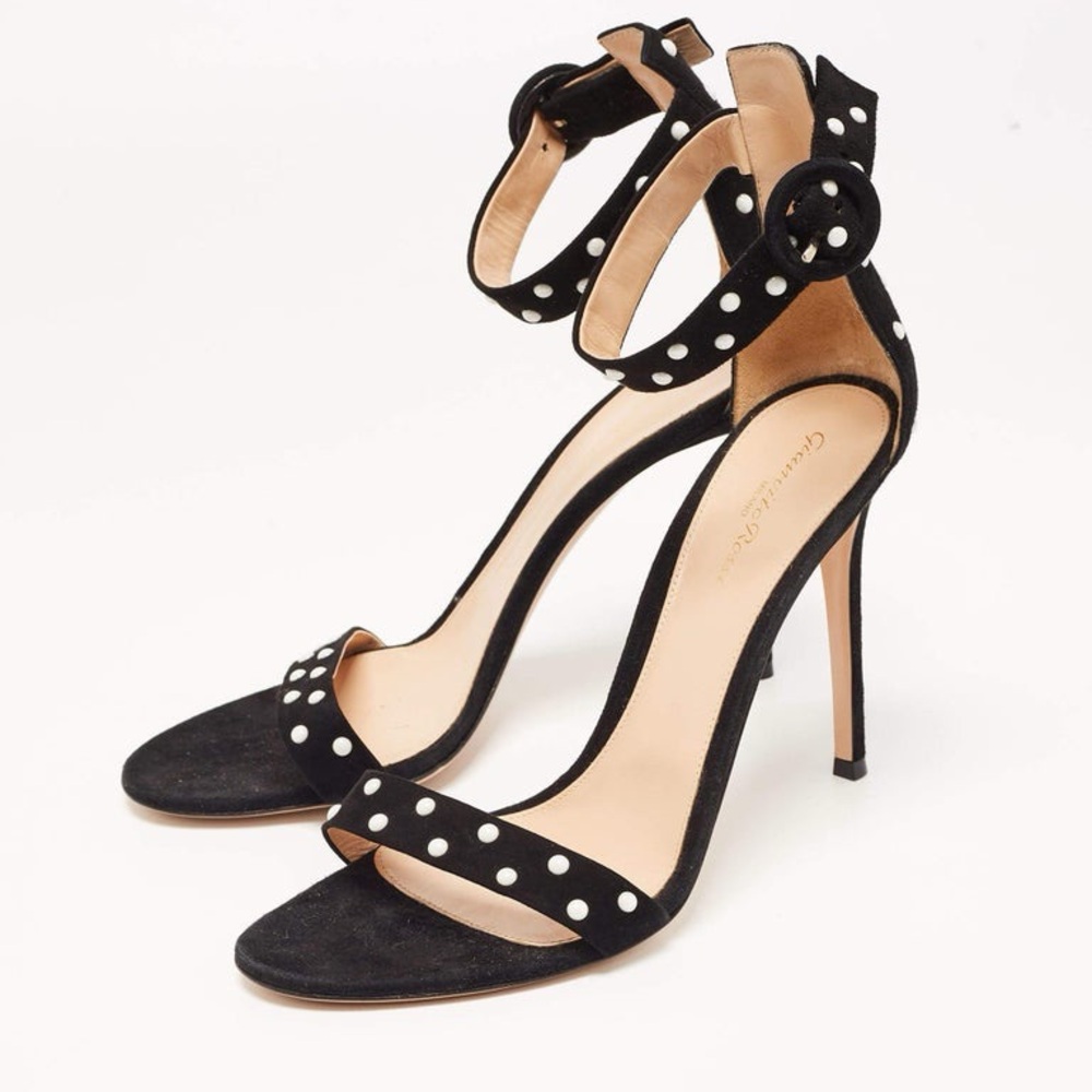 Gianvito Rossi Black Heeled Sandals with Pearl Embellishments – Size 9